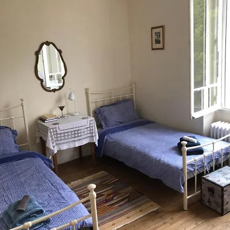 Maison de la Rivière Gite Chambre d hote Couette-café Taize-Aizie