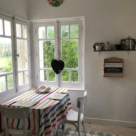 Couette-café Maison de la Rivière Gite Chambre d hote Taize-Aizie