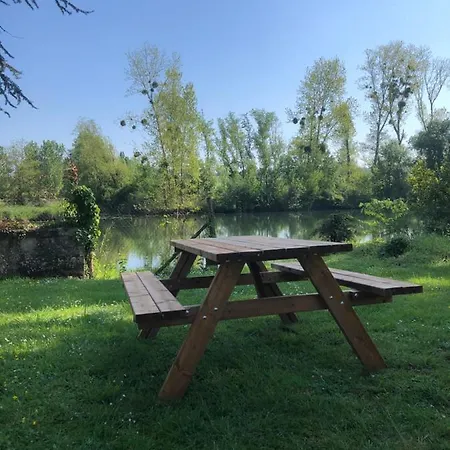 Maison de la Rivière Gite Chambre d hote Couette-café